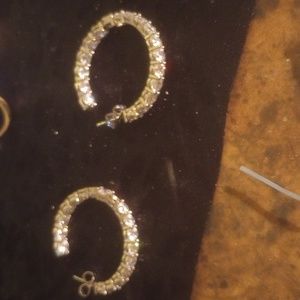 Women's ear rings